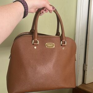 ‼️Last Chance: Donating
Michael Kors Tan Shoulder Bag